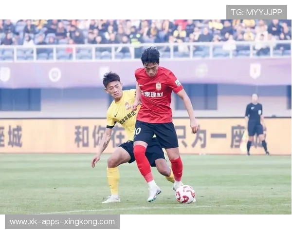 长春亚泰一次斜塞撕开中路,进攻张力大增