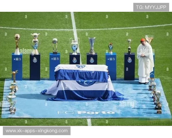 波尔图布鲁诺科斯塔中路爆射皮球直入上角：掌控半场的瞬间